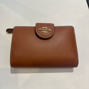 Coach Medium Corner Zip Wallet In Leather NWT